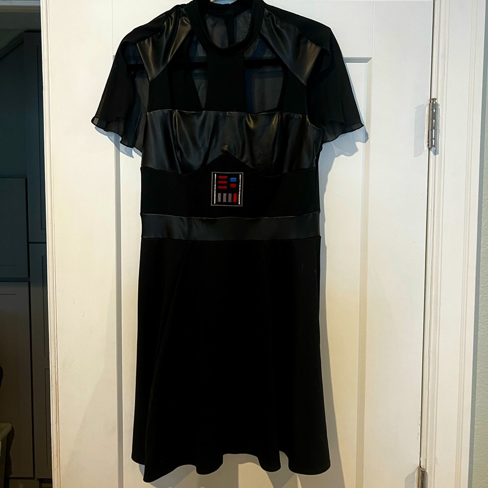Star Wars Her Universe lady Vader costume M